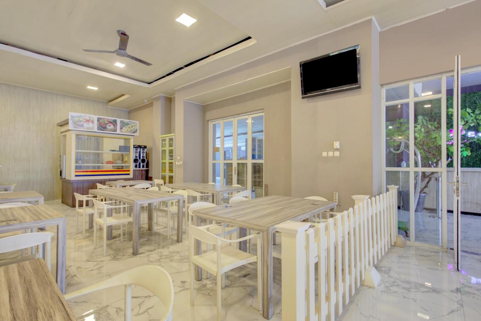 Hotel O Gambir Near Juanda Station Formerly Bunga Dahlia Dżakarta Zewnętrze zdjęcie