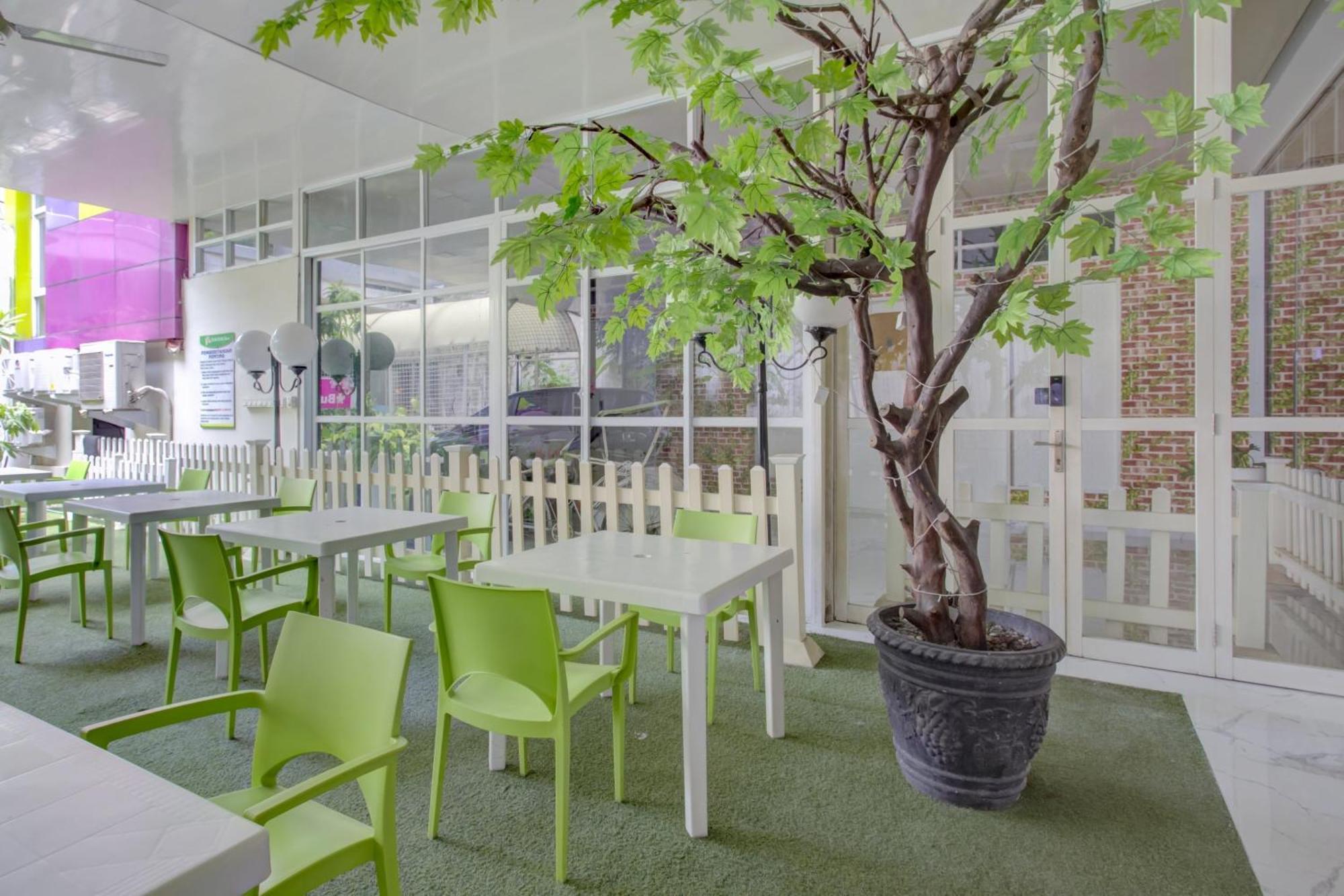 Hotel O Gambir Near Juanda Station Formerly Bunga Dahlia Dżakarta Zewnętrze zdjęcie