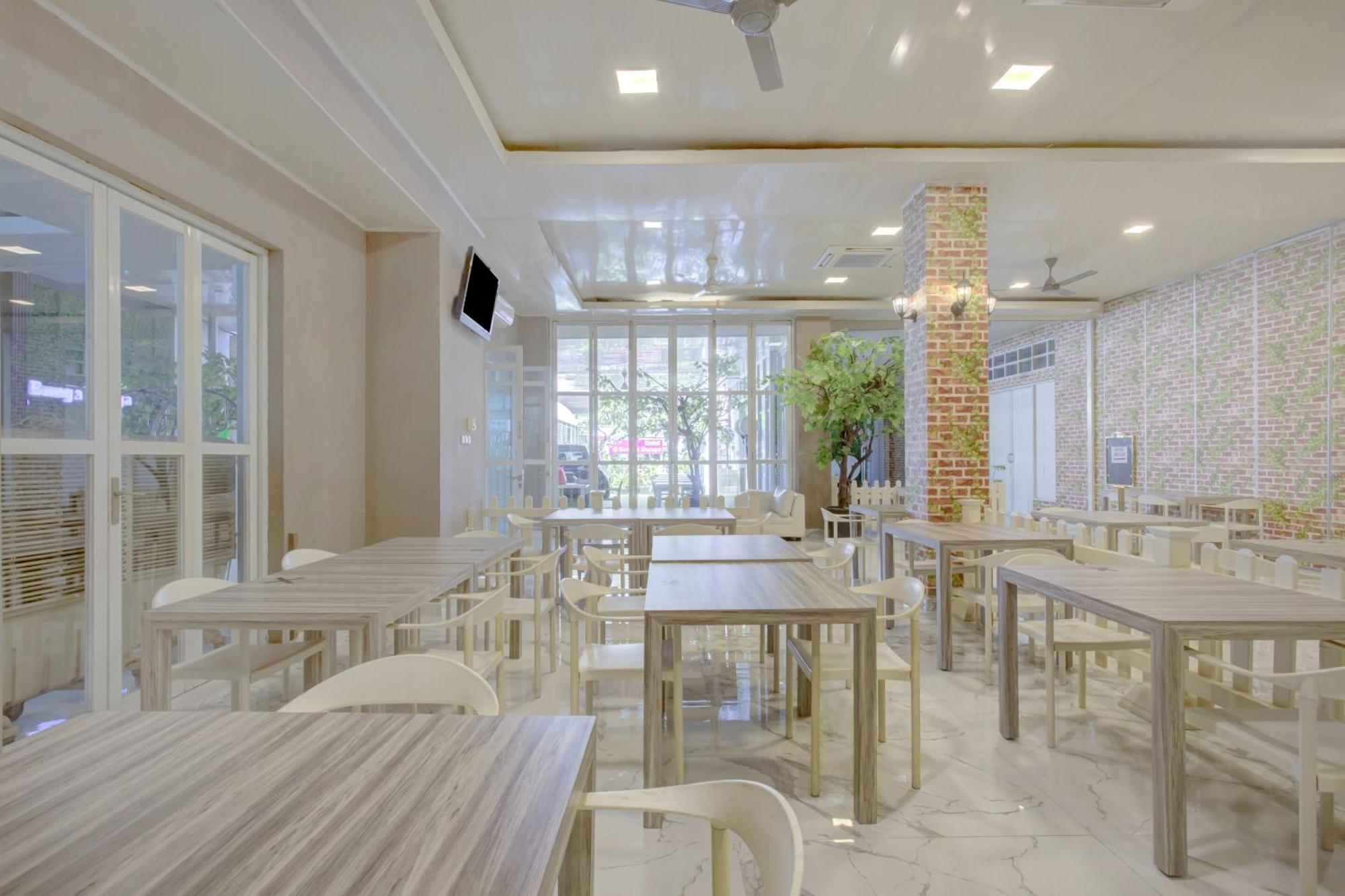Hotel O Gambir Near Juanda Station Formerly Bunga Dahlia Dżakarta Zewnętrze zdjęcie